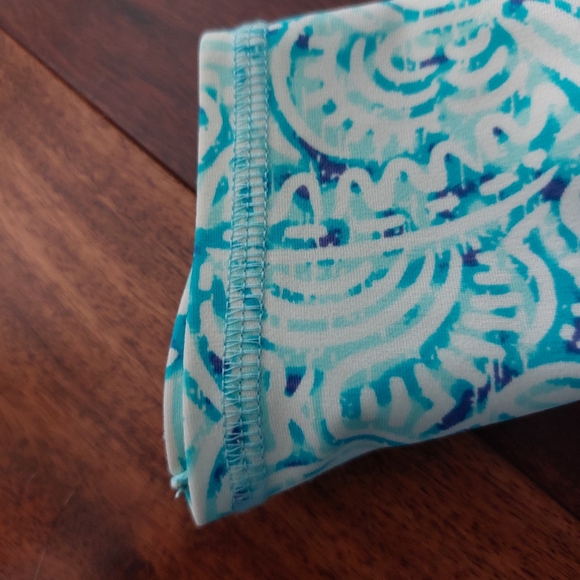 Swim/surf shirt by Roxy, size 14kids xl. - Picture 4 of 4